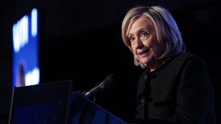 L'ancienne secr&eacute;taire d'Etat am&eacute;ricaine Hillary Clinton, le 16 f&eacute;vrier 2026 &agrave; Berlin (Allemagne). (ADAM BERRY / AFP)