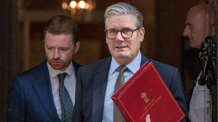 Morgan McSweeney (&agrave; gauche), chef de cabinet de Keir Starmer (&agrave; droite), Premier ministre britannique, le 23 mai 2025 &agrave; Londres (Royaume-Uni). (SHUTTERSTOCK / SIPA)