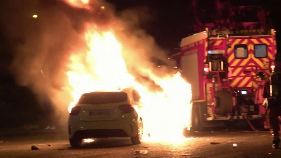 Violences après la victoire du PSG : une réaction musclée, est. El título no debe incluir