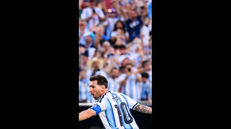 De Kansas City à Buenos Aires, l'Argentine fête le triplé historique de Lionel Messi. El título