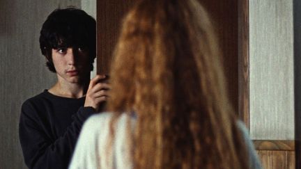 "Adieu monde cruel" : une chronique adolescente douce. El título no debe incluir ningún código