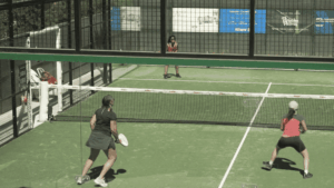 Cest le supplice de la goutte deau : quand le padel met à mal la tranquillité des voisins. El